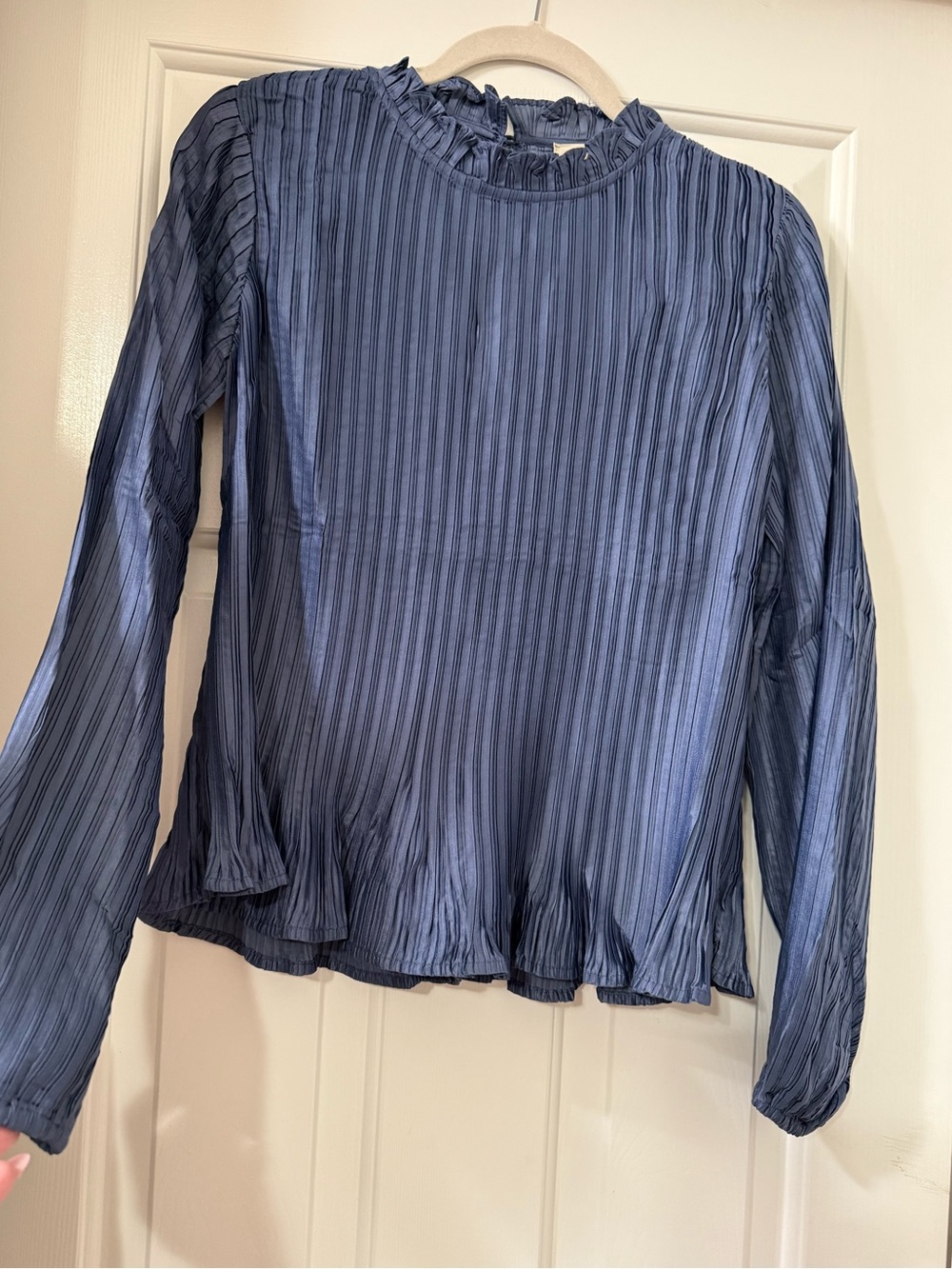 easel Navy Blue Pleated Long-Sleeve Ruffled Blouse